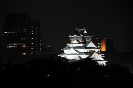 Osaka- jo bij nacht